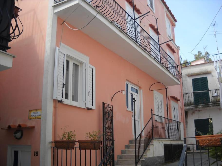 הוילה איסקיה La Casa Rosa Di Giulia מראה חיצוני תמונה